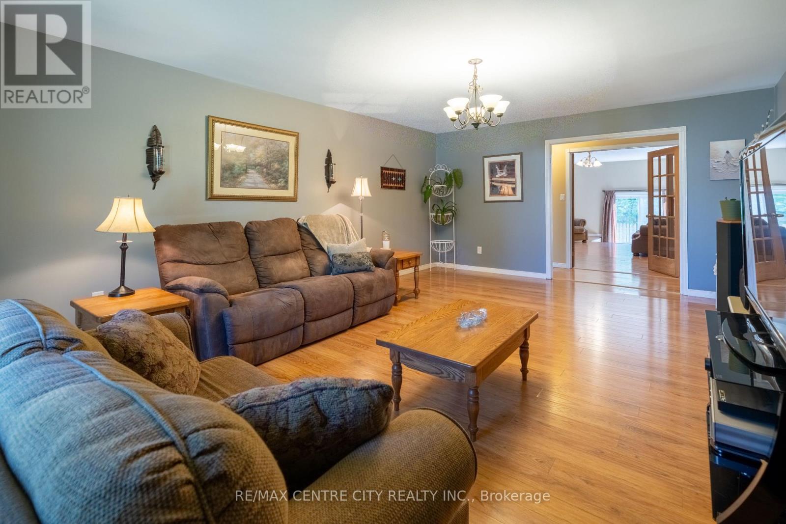 176 EASTMAN AVENUE - 21