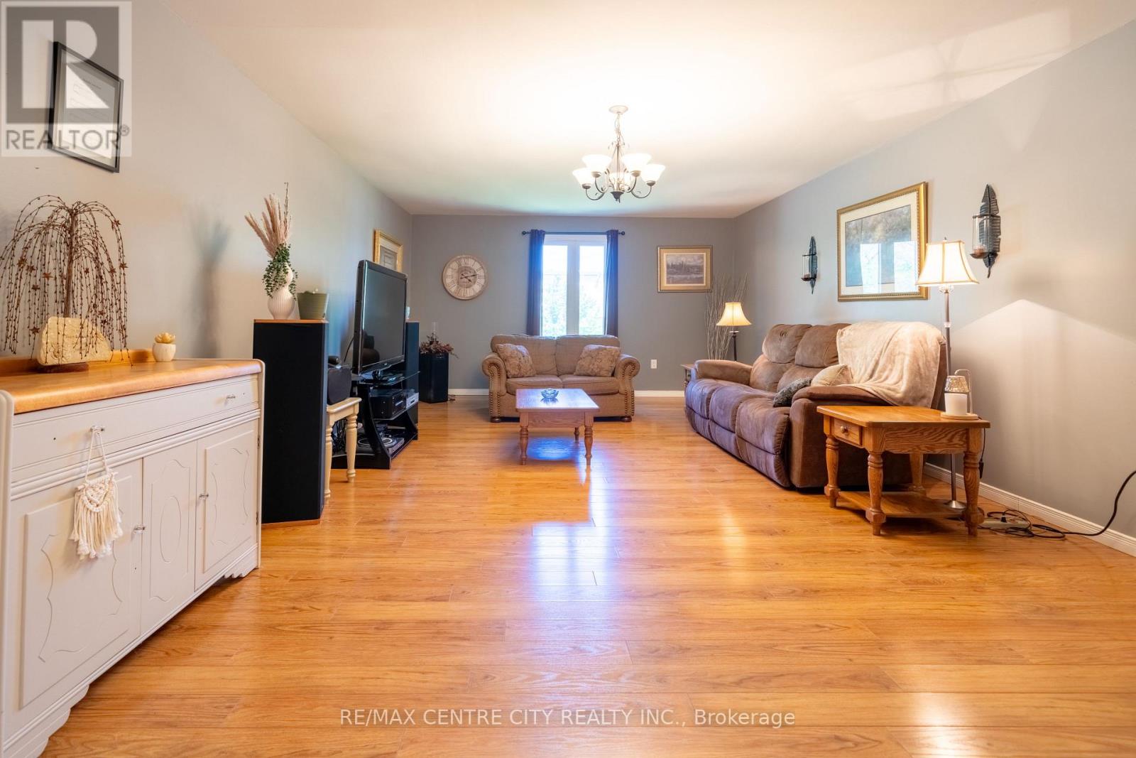 176 EASTMAN AVENUE - 22