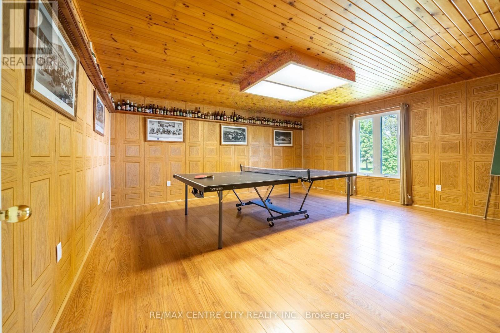 176 EASTMAN AVENUE - 26
