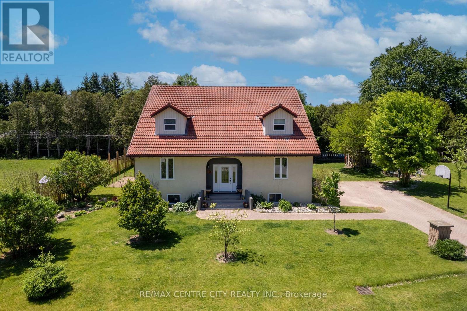 176 EASTMAN AVENUE - 3