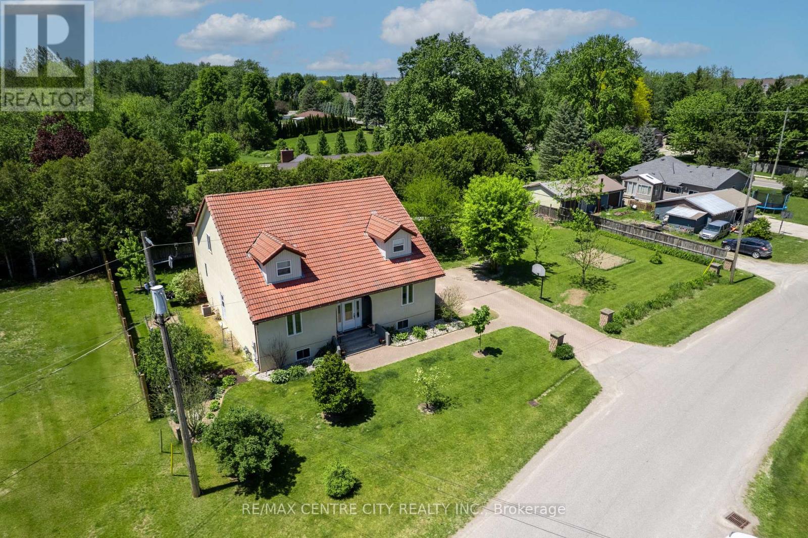 176 EASTMAN AVENUE - 4