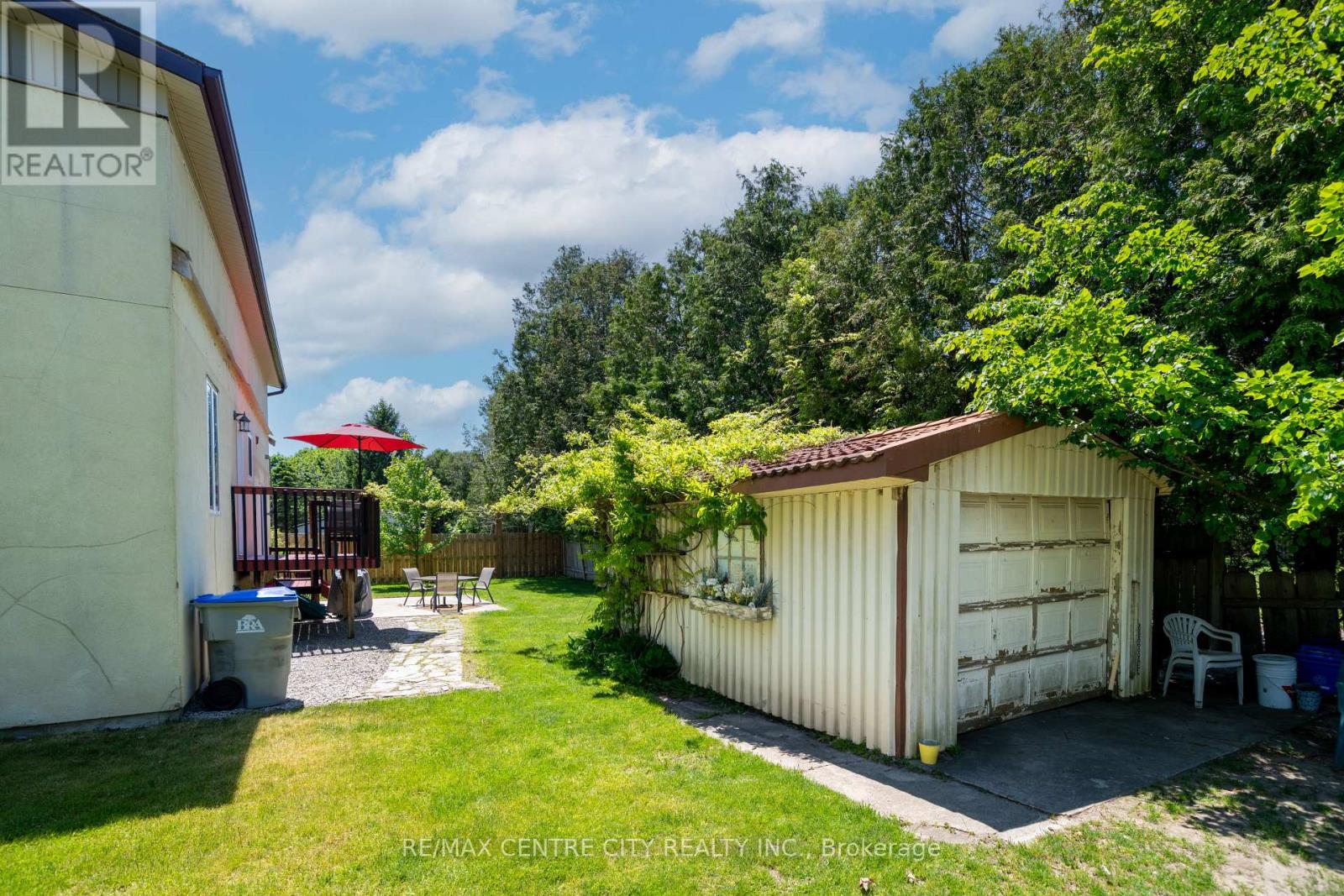176 EASTMAN AVENUE - 8