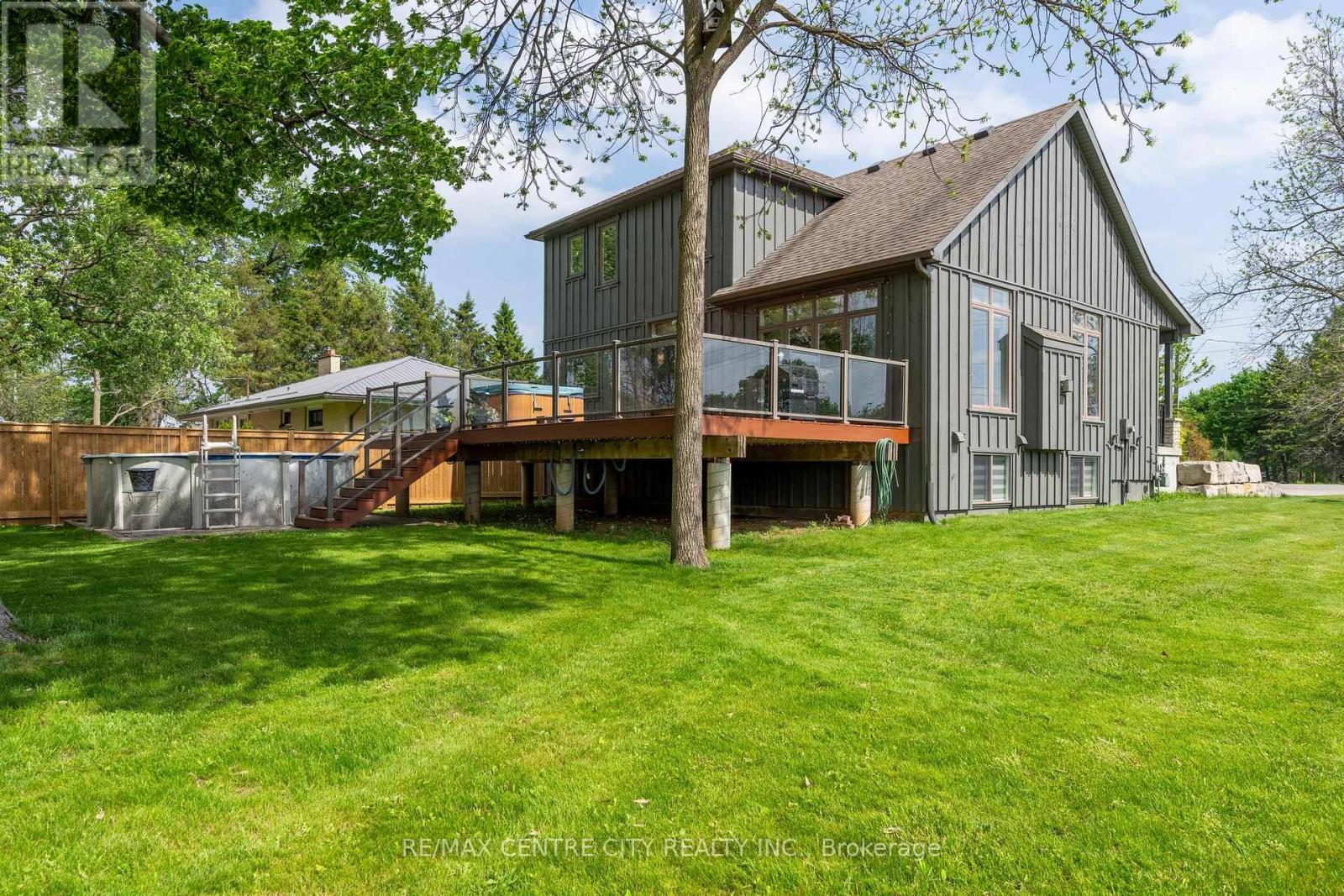 2580 DUNDAS STREET - 2
