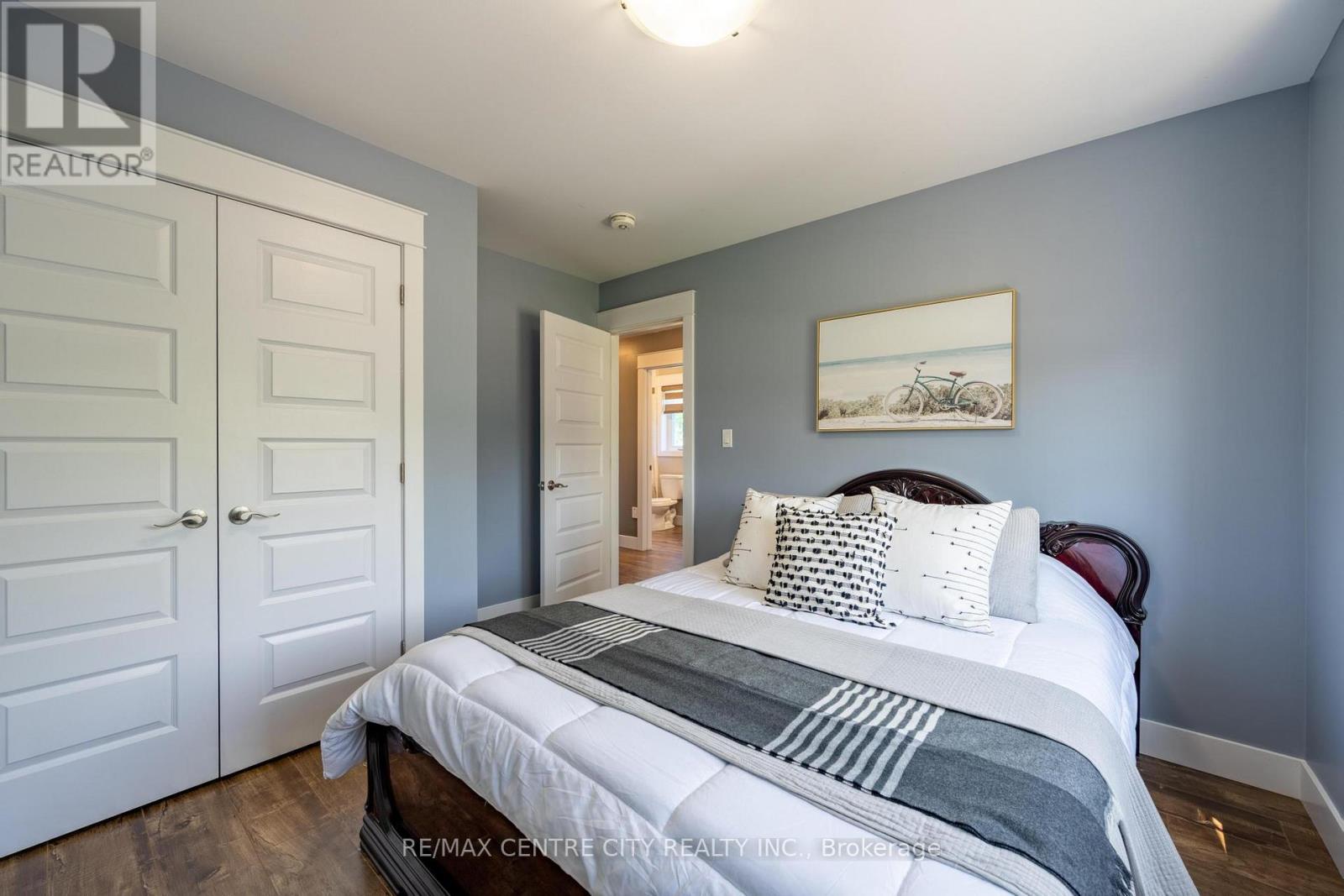 2580 DUNDAS STREET - 27