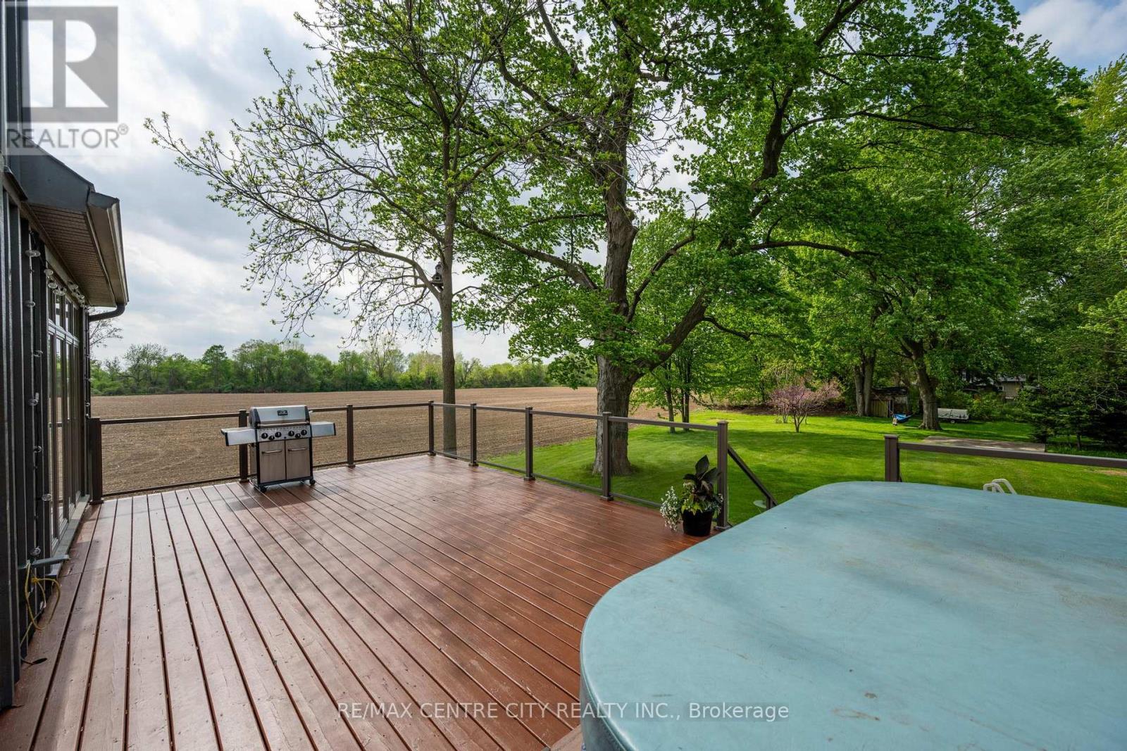 2580 DUNDAS STREET - 3