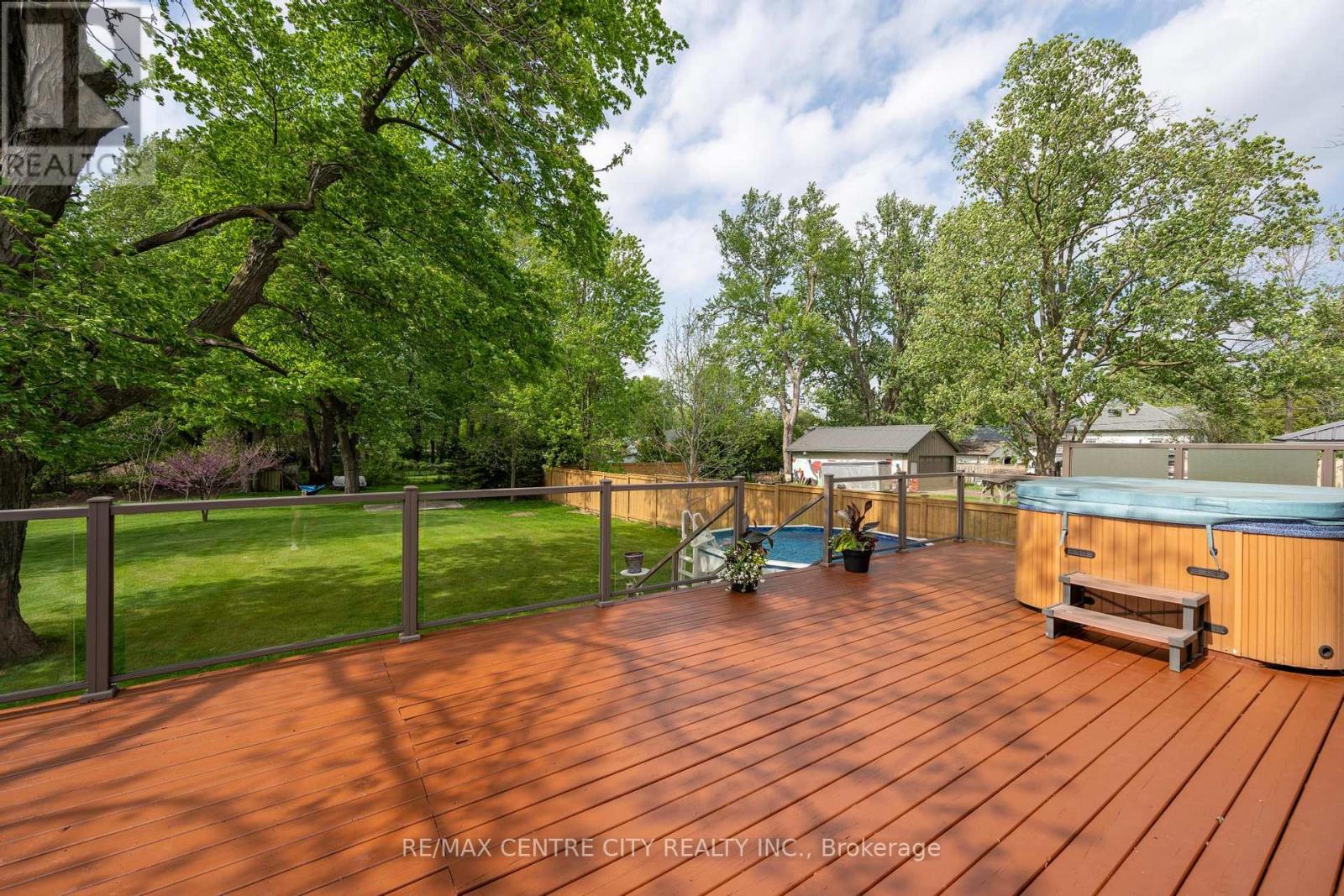 2580 DUNDAS STREET - 4