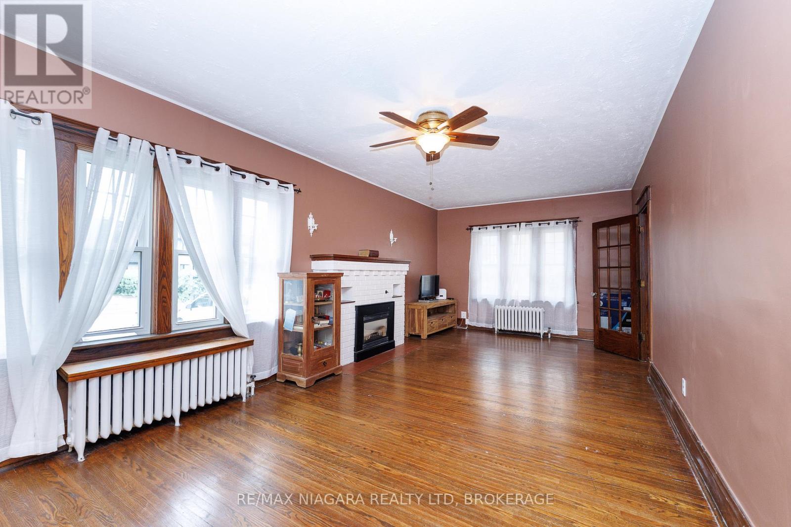 4864 SIMCOE STREET - 2