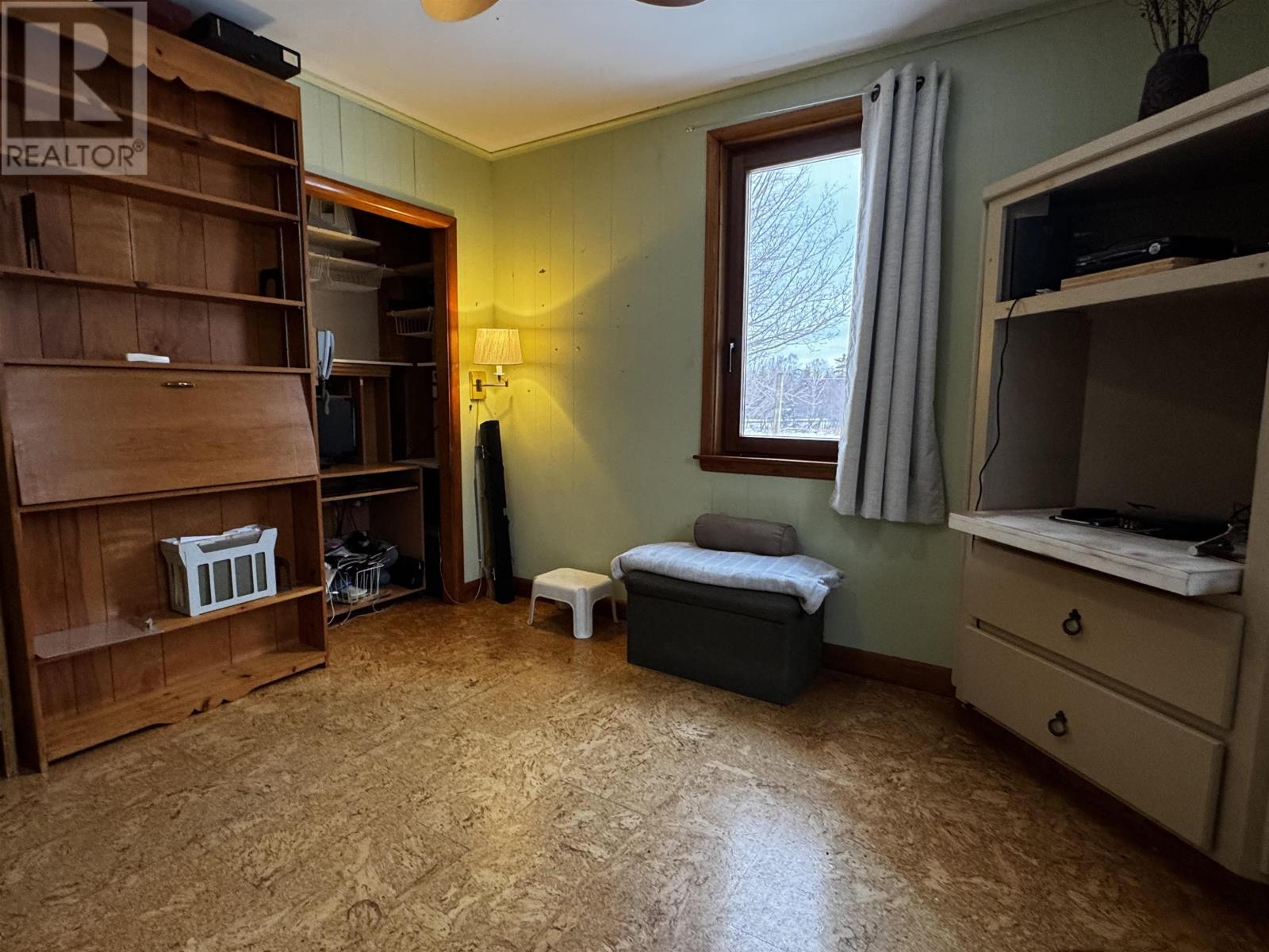 7903 East Bay Highway - 12