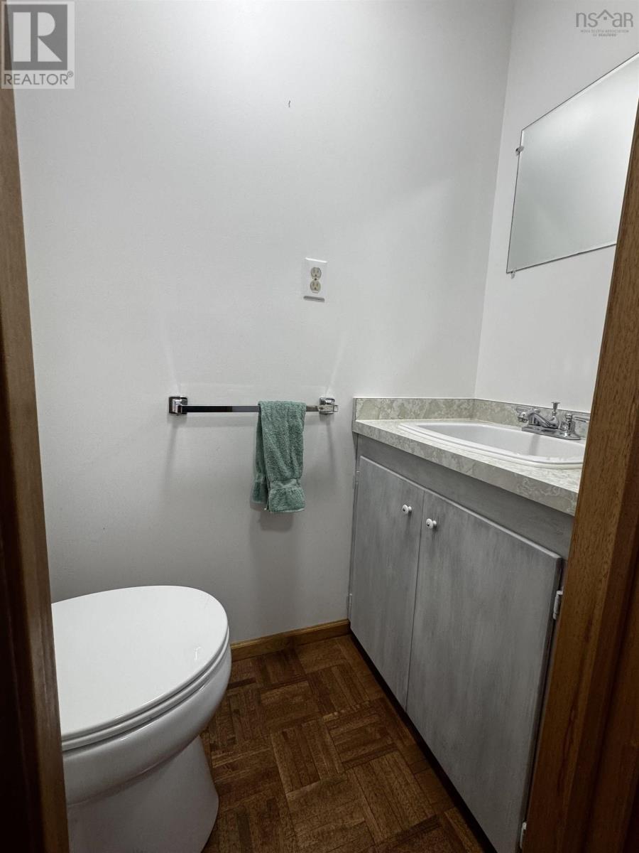 7903 East Bay Highway - 8