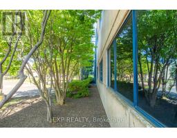 31 Auriga Drive, Ottawa, ON K2E1C4 Photo 9