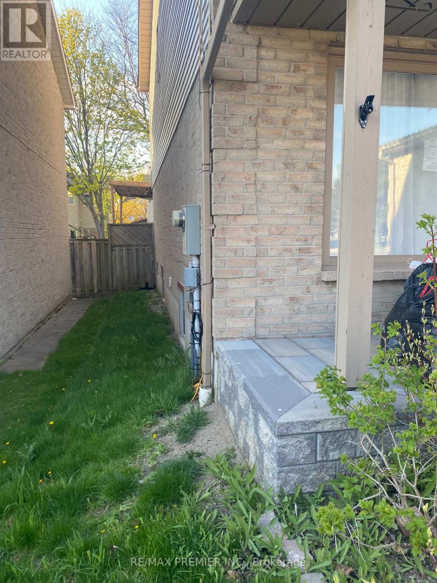 68 RITCHIE AVENUE - 14