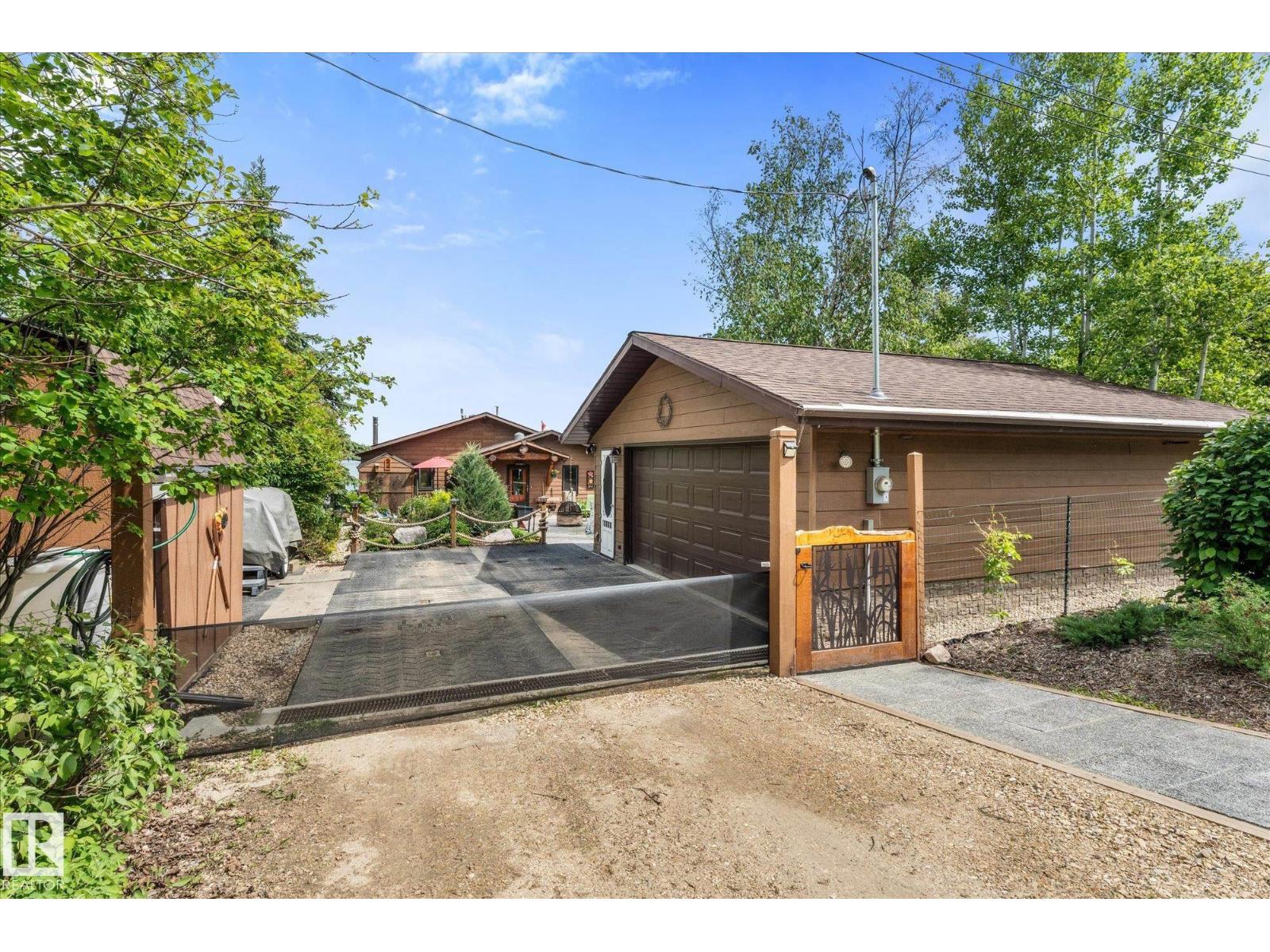 5039 6 St - photo 3