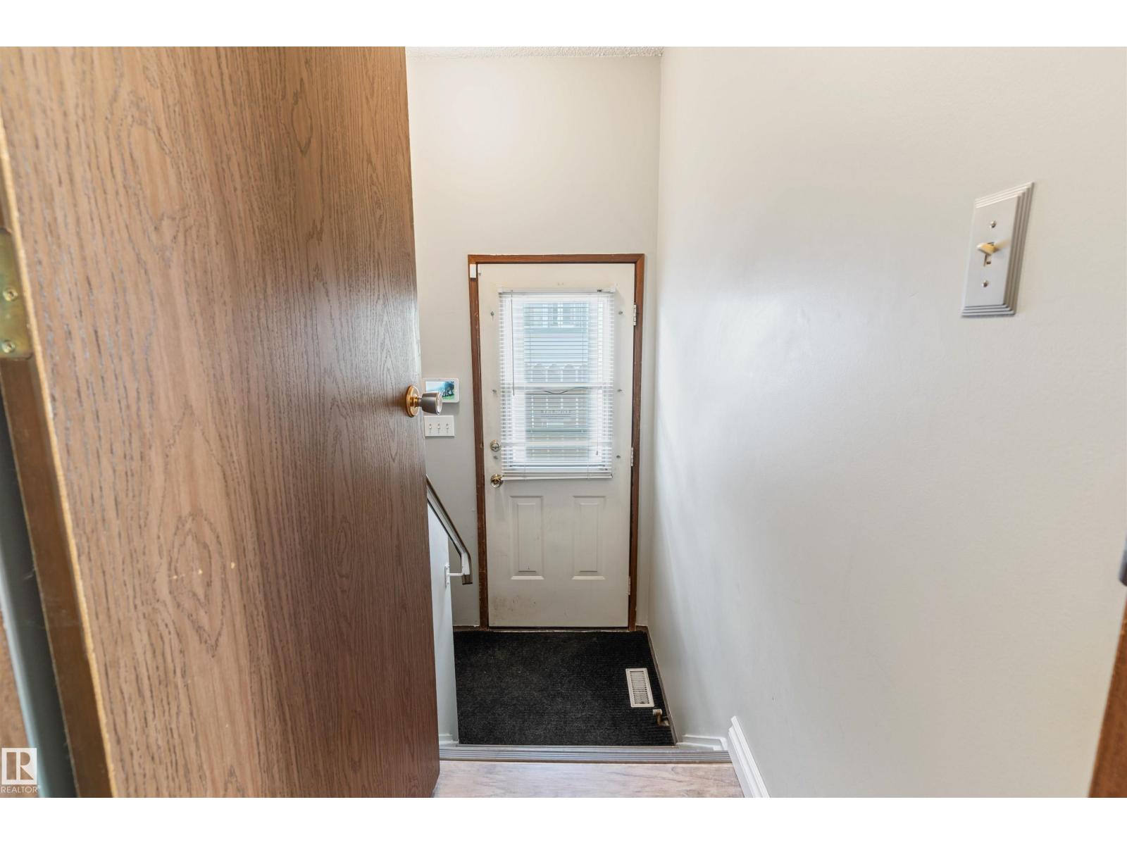 1736 36 ST NW - 20