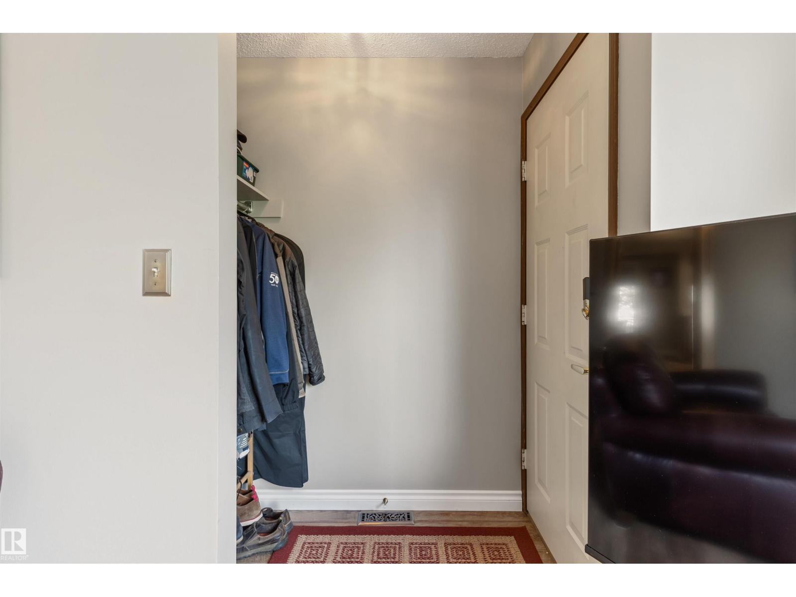 1736 36 ST NW - 8