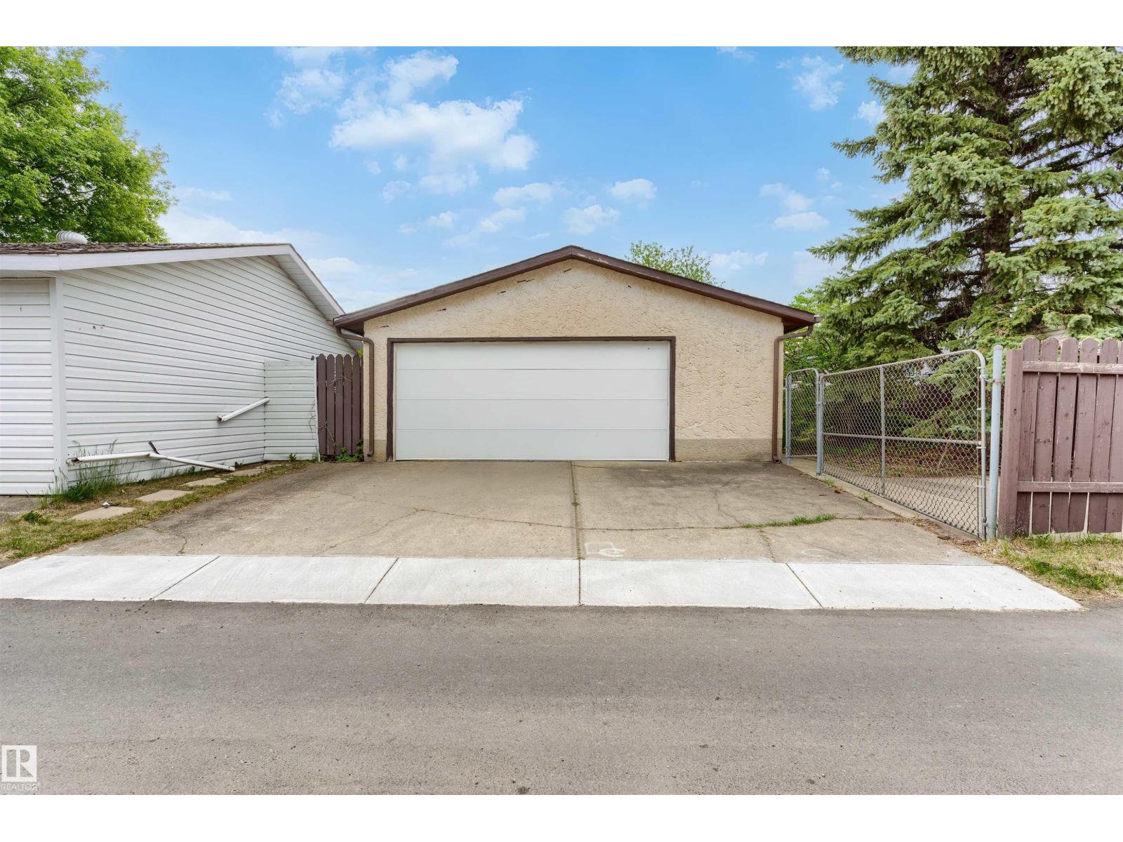 1736 36 ST NW - 39