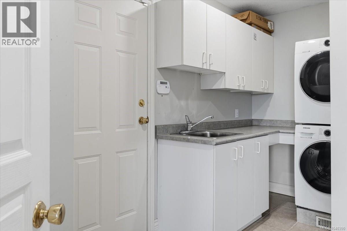 3375 Edgewood Dr - 39