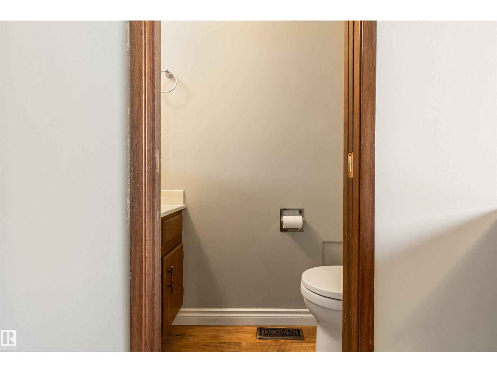 1736 36 ST NW - 19