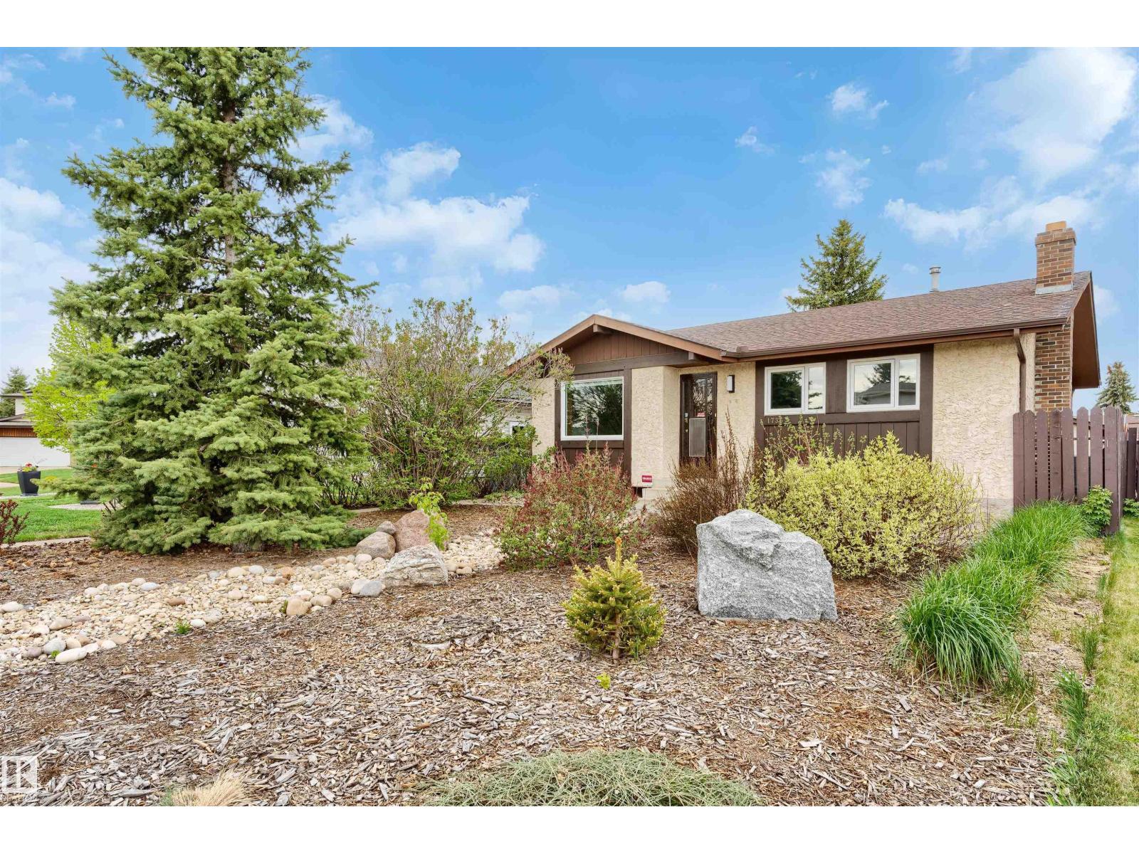 1736 36 ST NW - 1