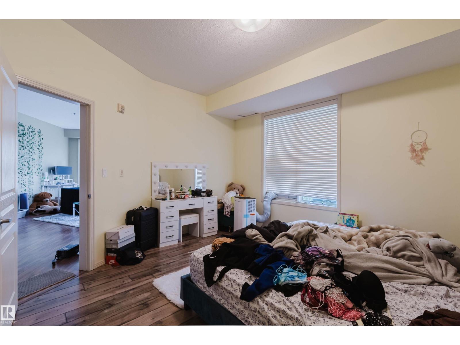 #323 4831 104A ST NW - 21
