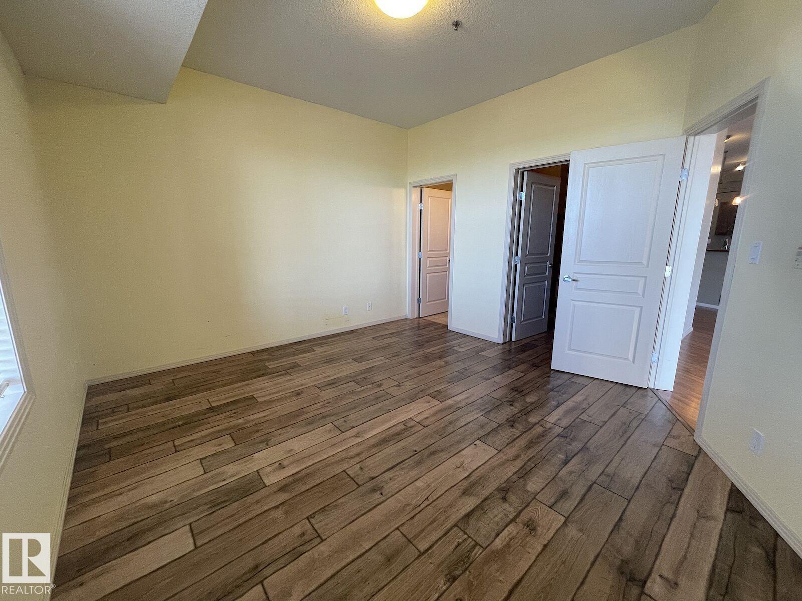 #323 4831 104A ST NW - 26