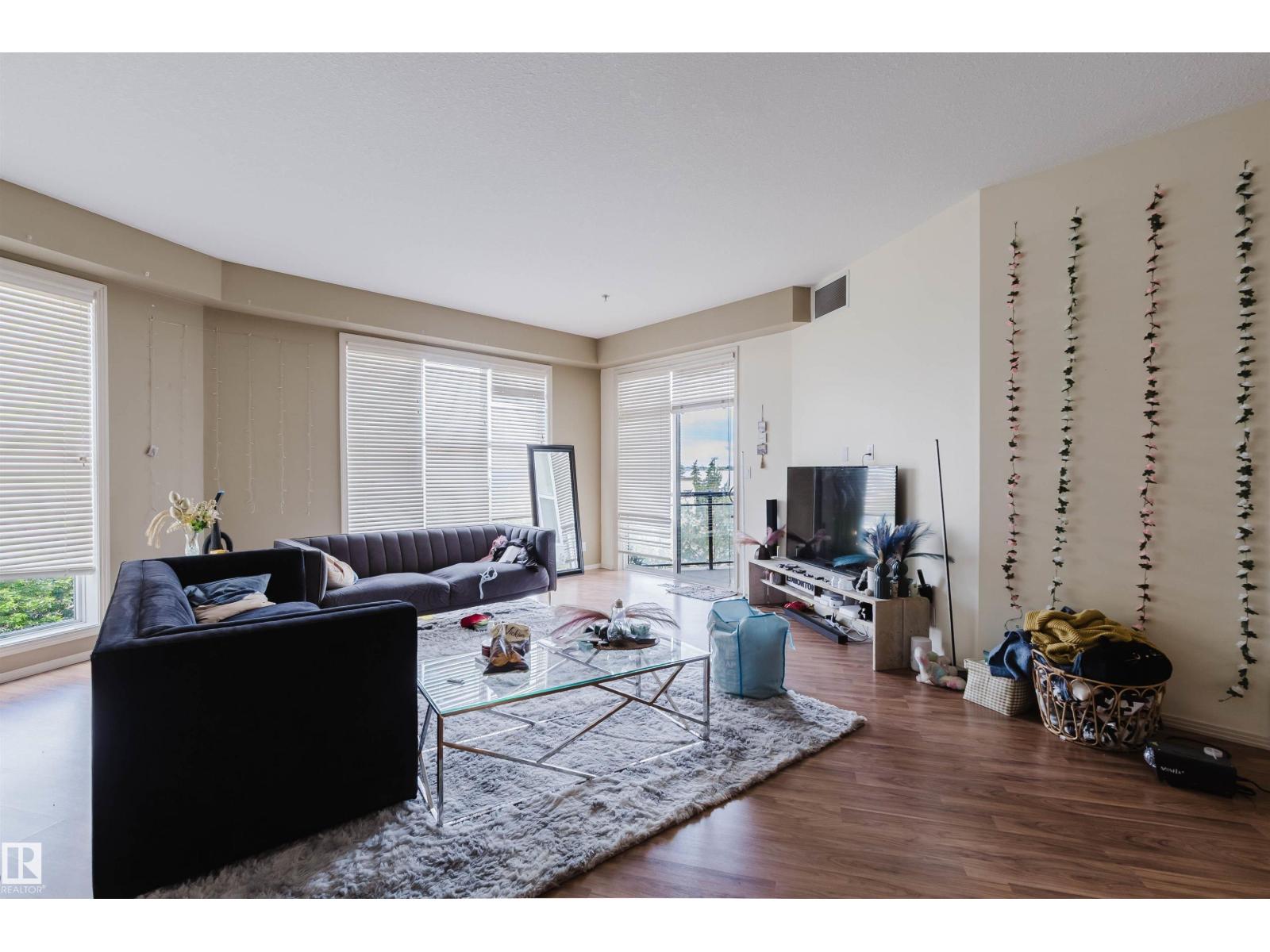 #323 4831 104A ST NW - 15