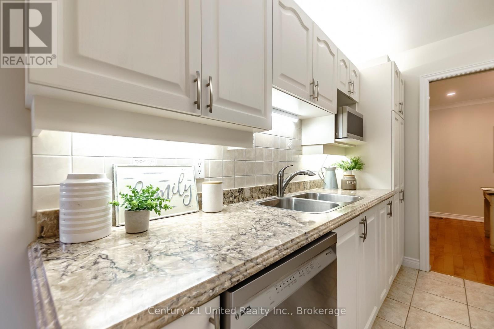 #22 1121 ARMOUR ROAD - 14