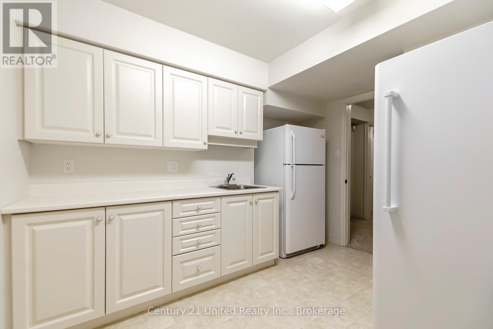 #22 1121 ARMOUR ROAD - 37