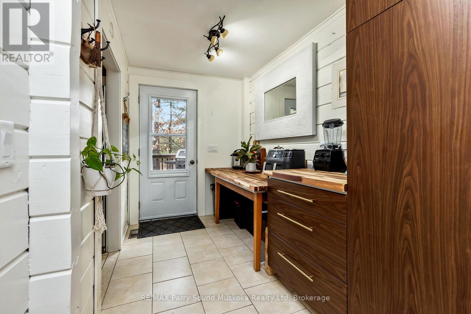 11 BRENDA AVENUE - 14