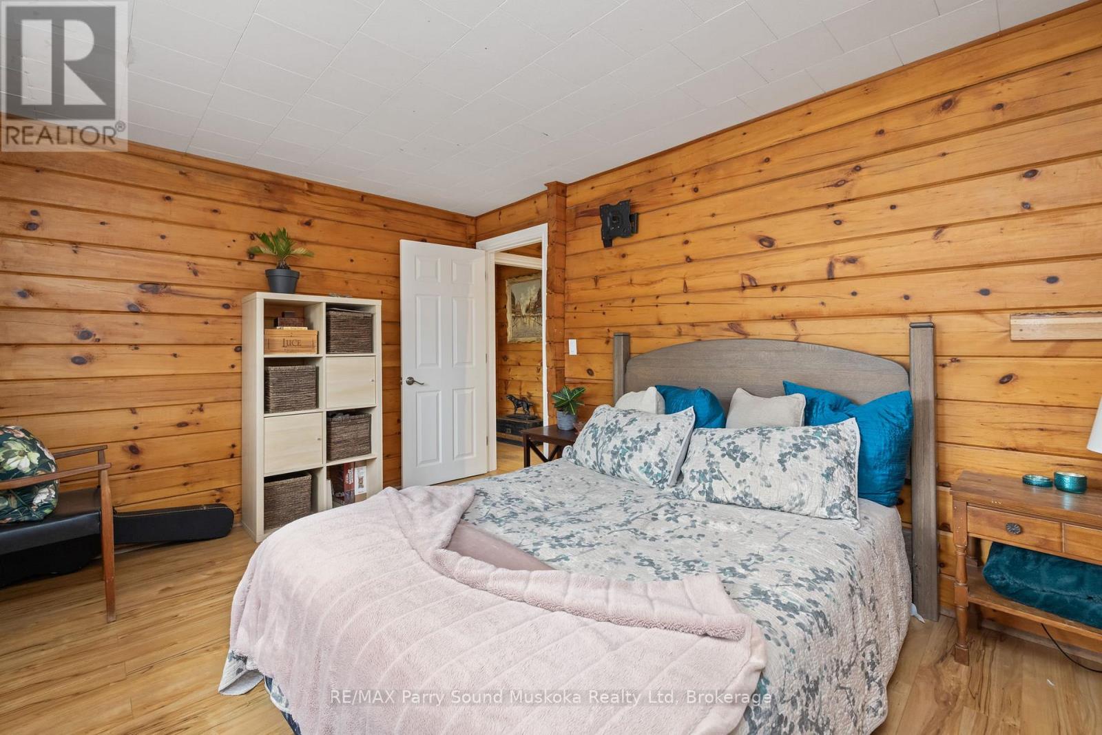 11 BRENDA AVENUE - 16