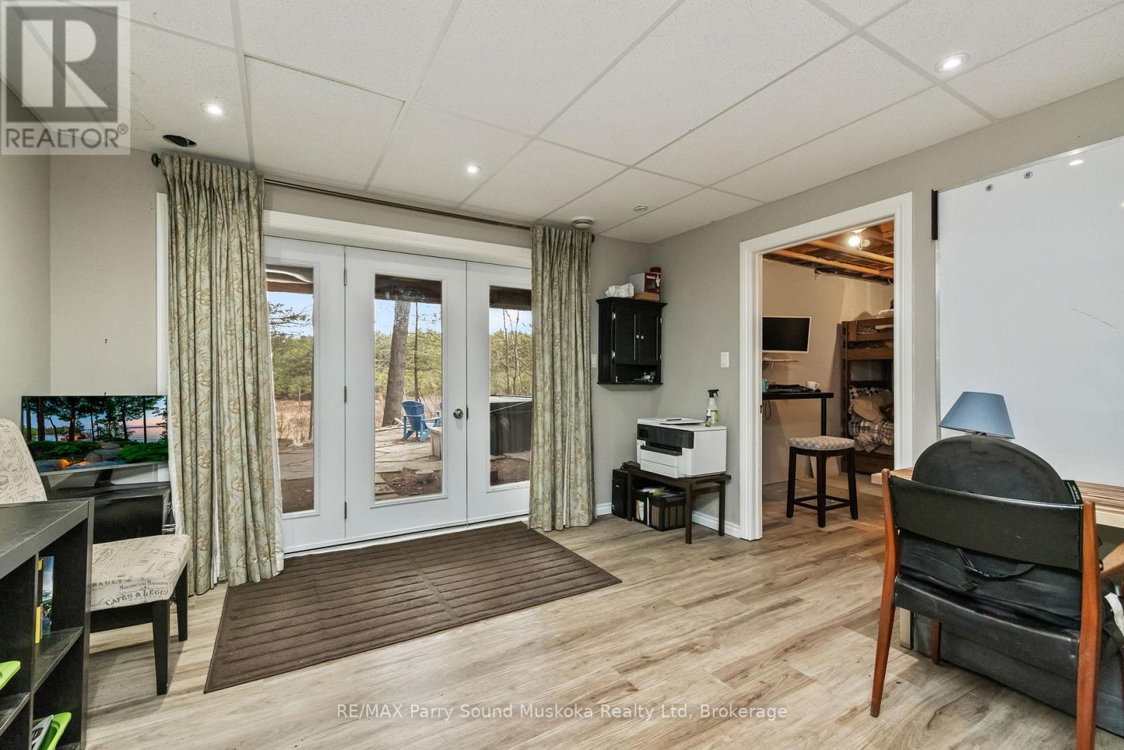 11 BRENDA AVENUE - 28