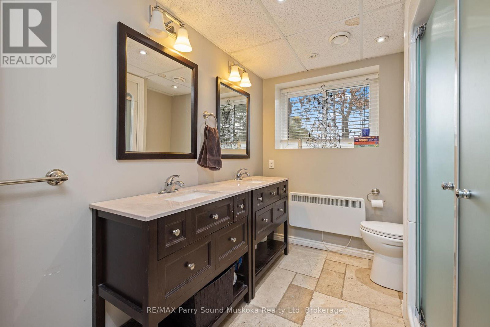 11 BRENDA AVENUE - 33
