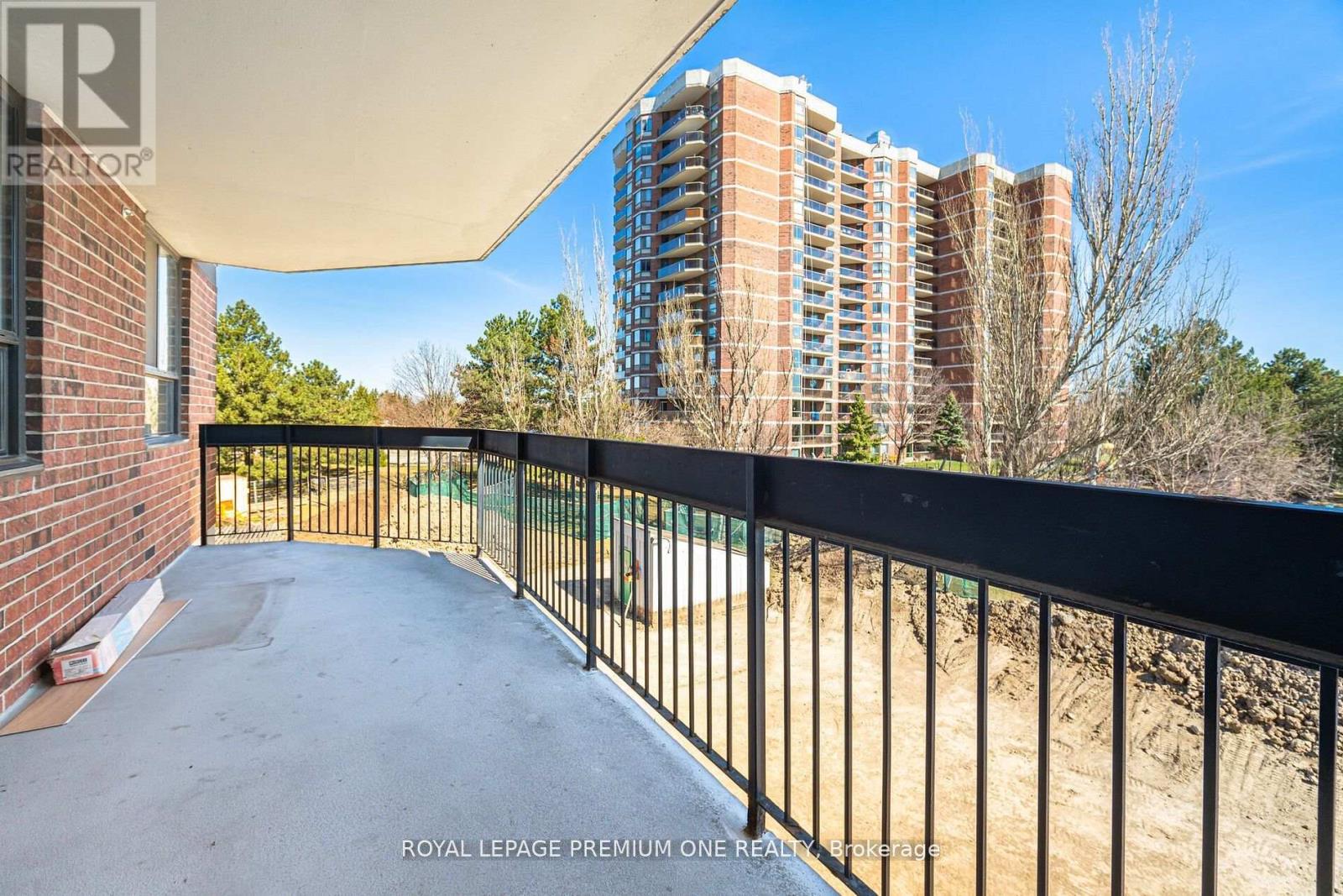 #310 236 ALBION ROAD - 32