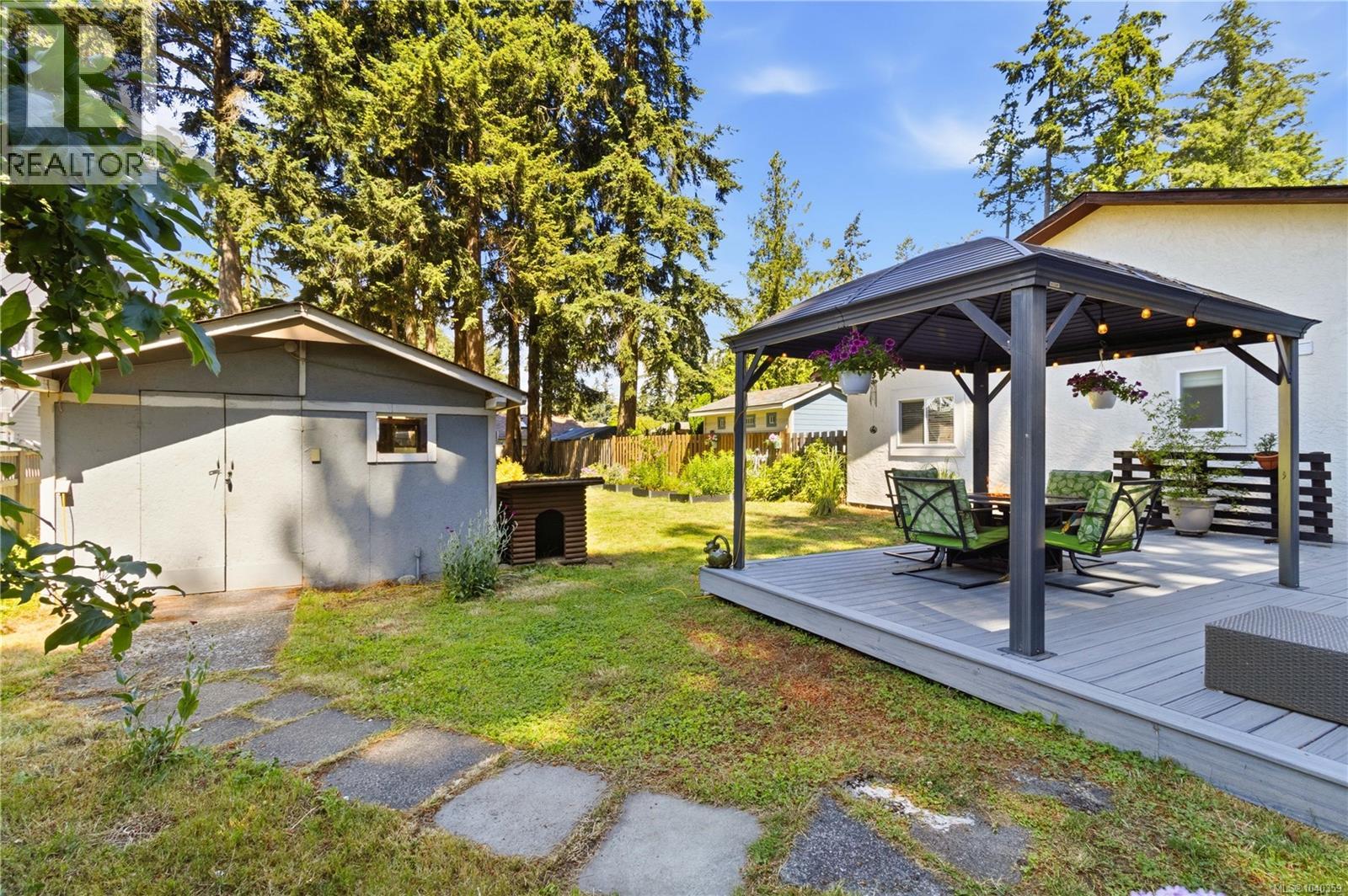  2872 Glen Lake Road, Langford