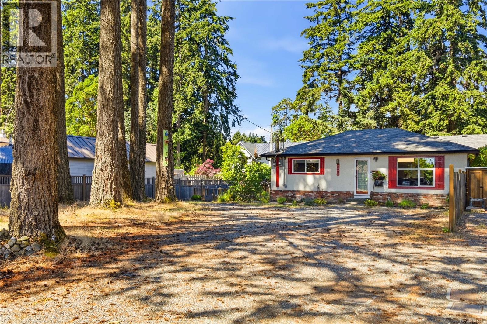  2872 Glen Lake Road, Langford