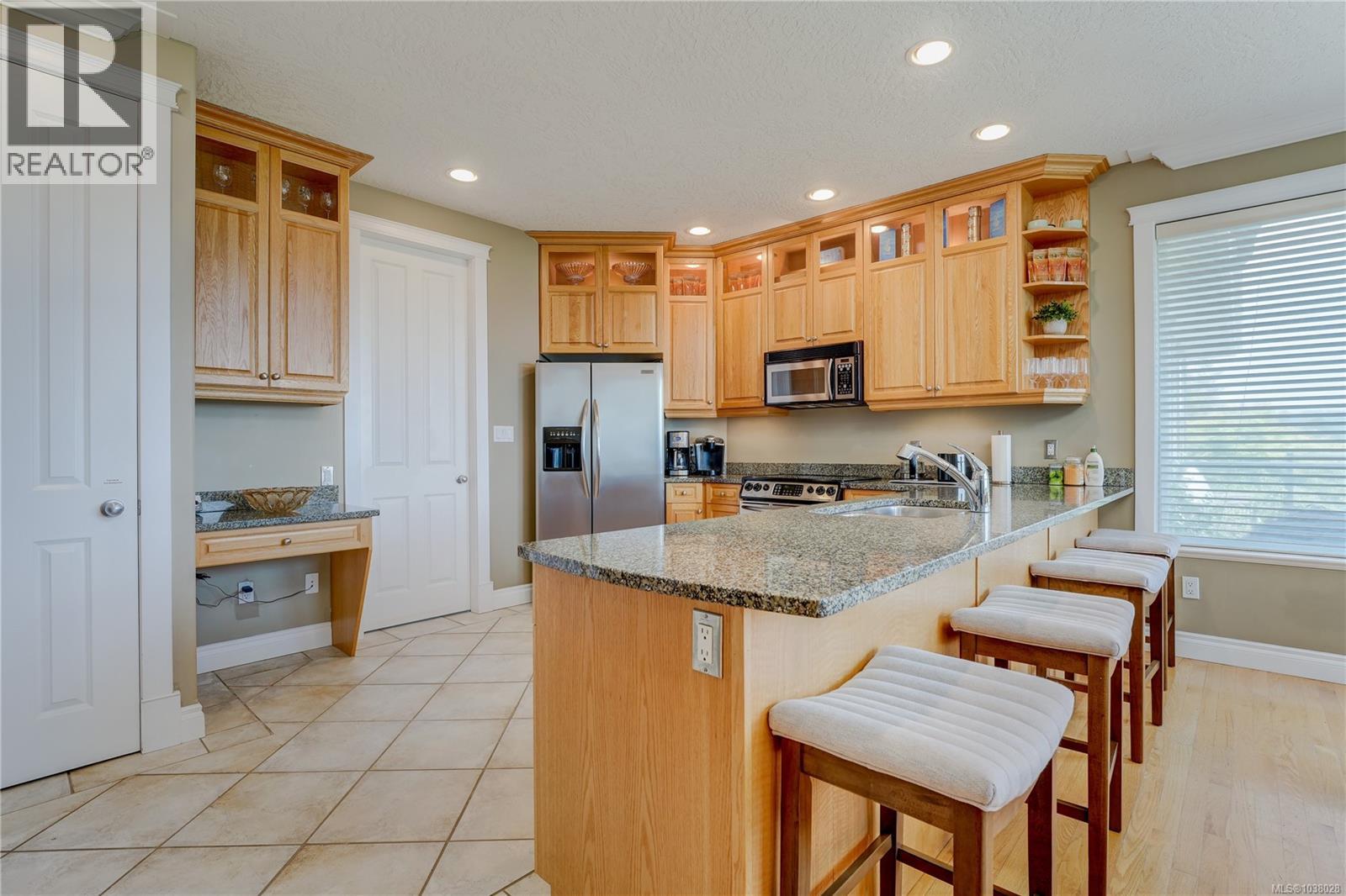 7079 Richview Dr - 7