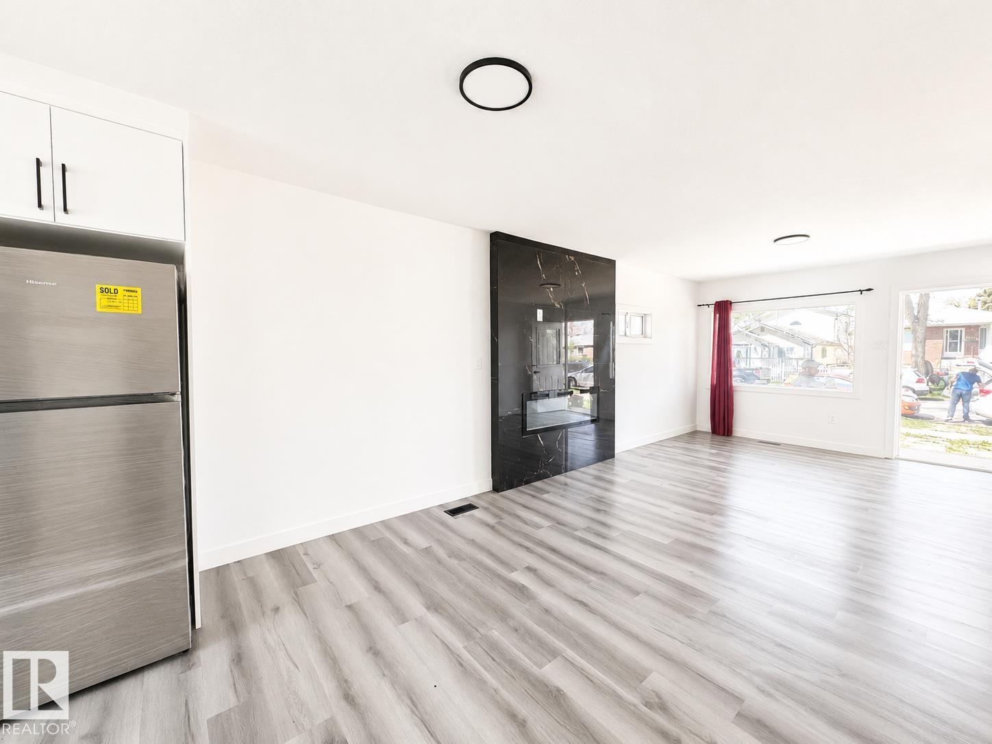 12717 116 ST NW - 4