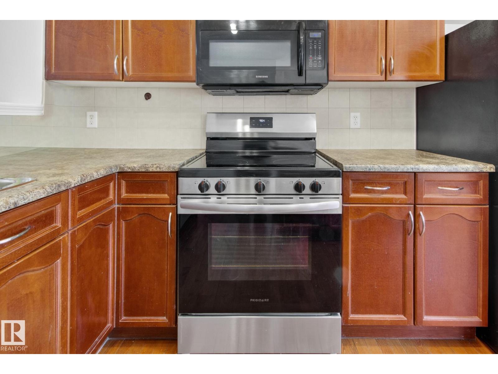 #156 5604 199 ST NW - 11