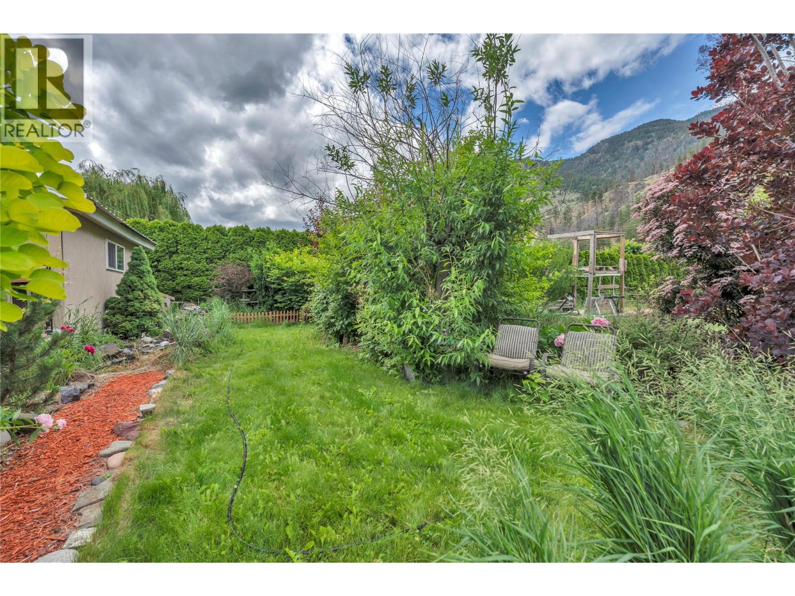 1530 Main Street N, Olalla