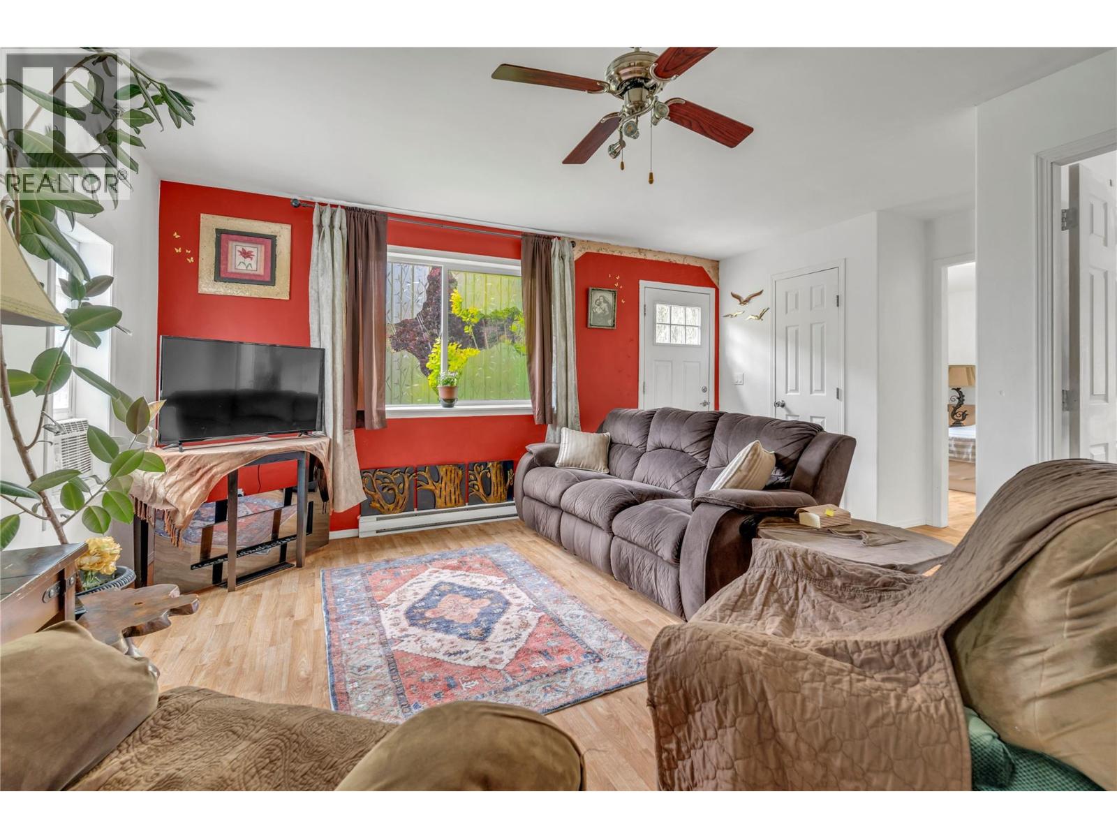1530 Main Street N, Olalla