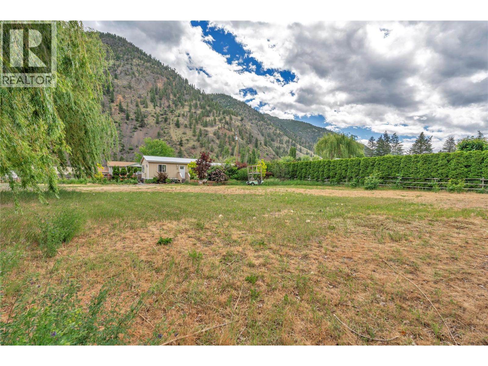 1530 Main Street N, Olalla