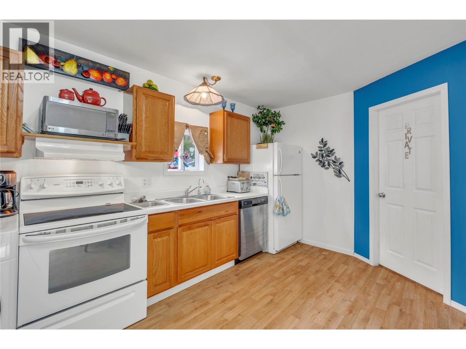 1530 Main Street N, Olalla
