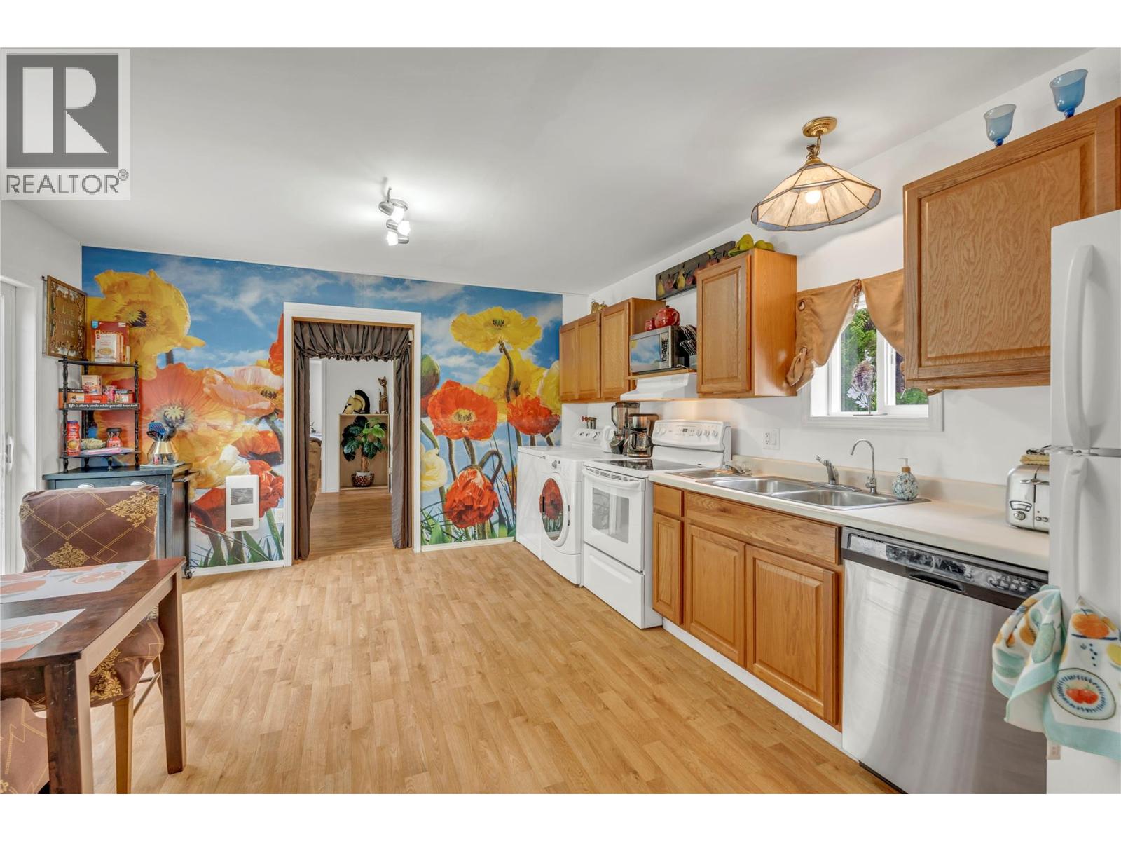 1530 Main Street N, Olalla
