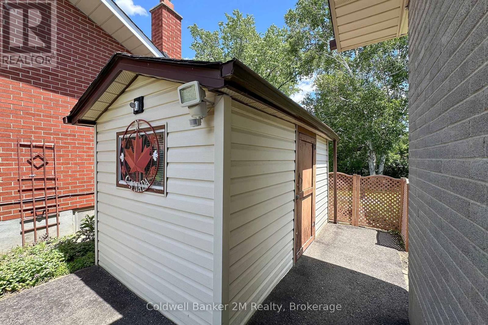 453 ROSMERE STREET - 14