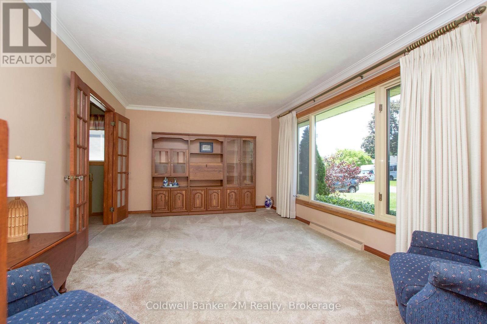 453 ROSMERE STREET - 3