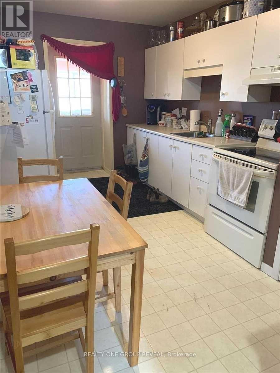 36 SHEDDEN STREET - 13