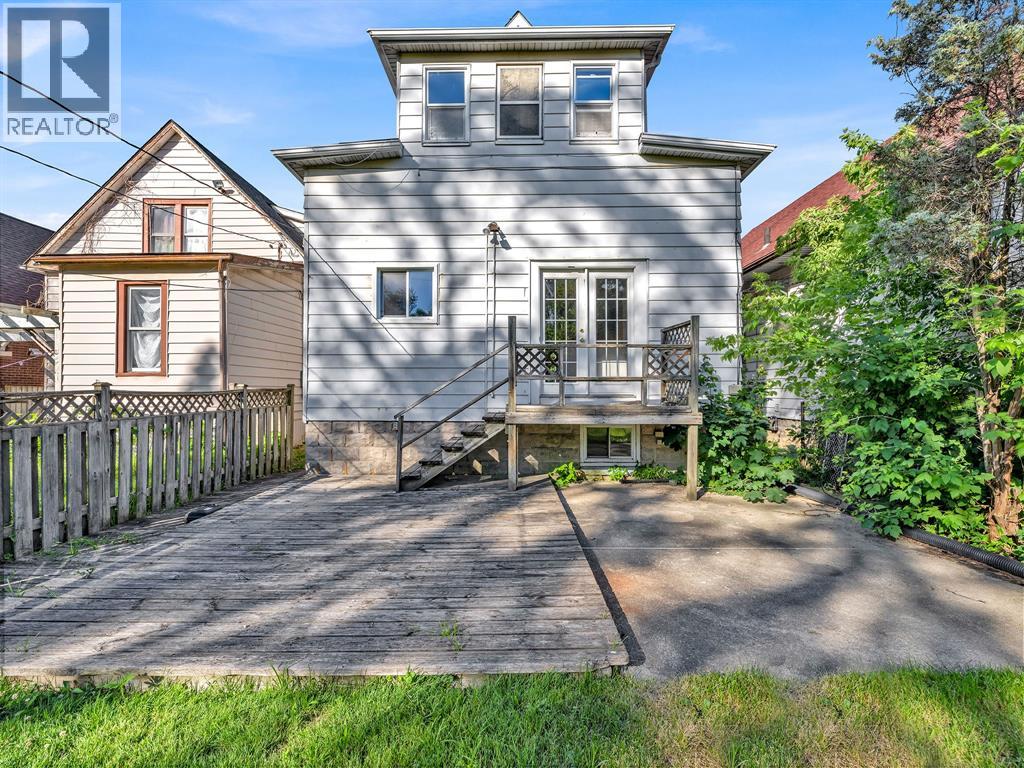 485 MCEWAN AVENUE - 6