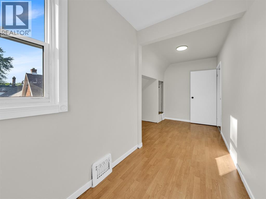 485 MCEWAN AVENUE - 25