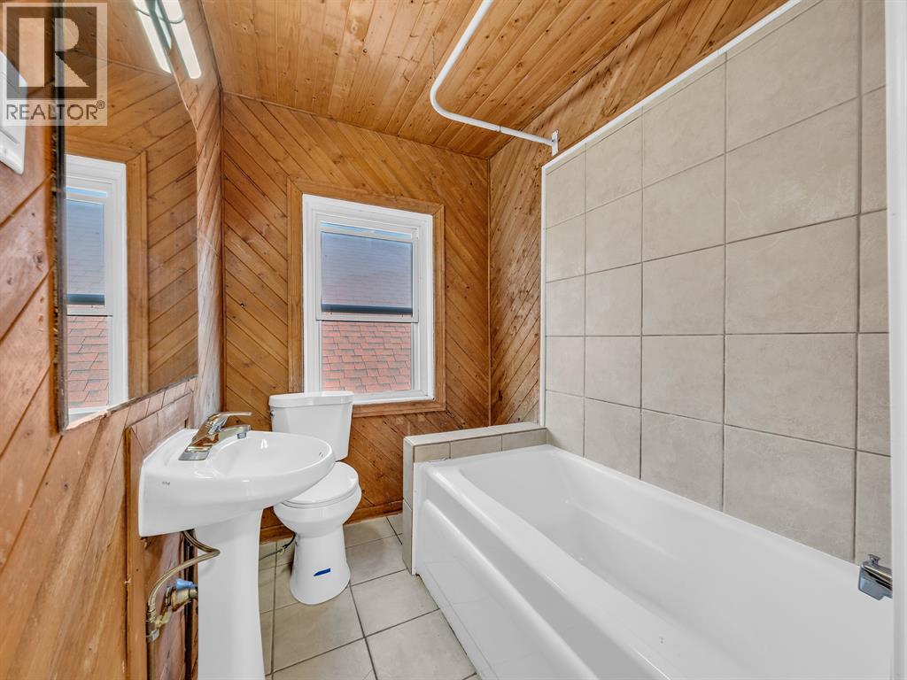 485 MCEWAN AVENUE - 27