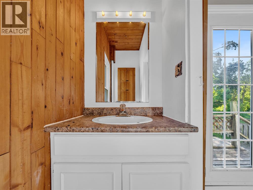 485 MCEWAN AVENUE - 17