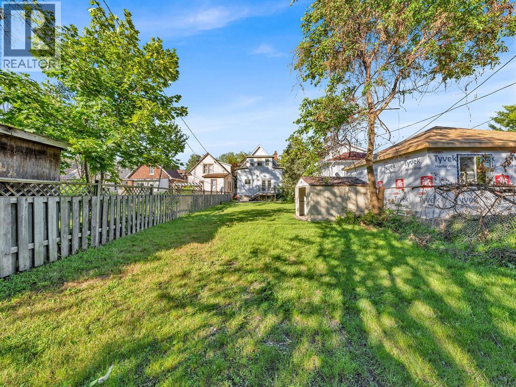 485 MCEWAN AVENUE - 7